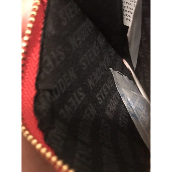 Steve Madden Red Card Holder, ID Wallet Zip Coin Purse - Picture 12 of 14